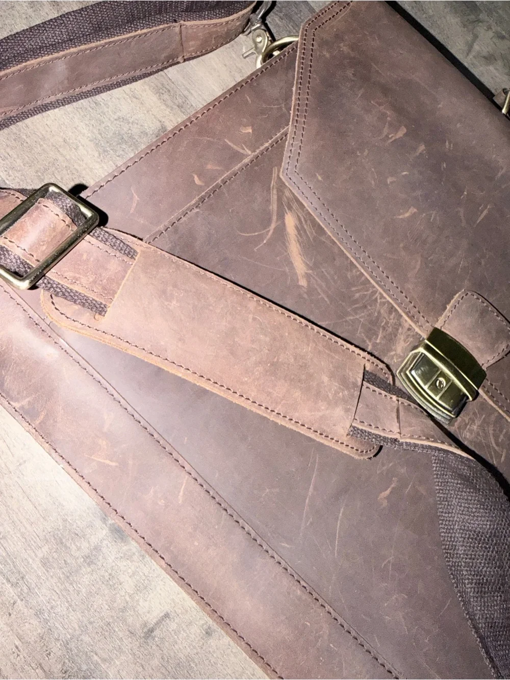 Vincenzo Dark Brown distressed Leather Briefcase with Shoulder Strap